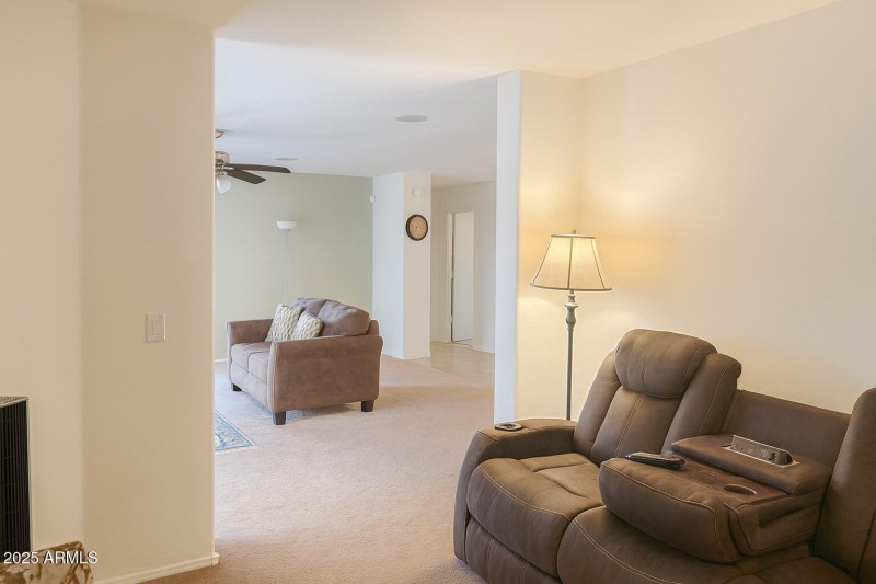 1EF15B10-67D1-44DE-A856-65231933EA33