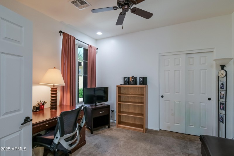 5Office/bedroom