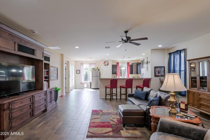 6LivingRoom
