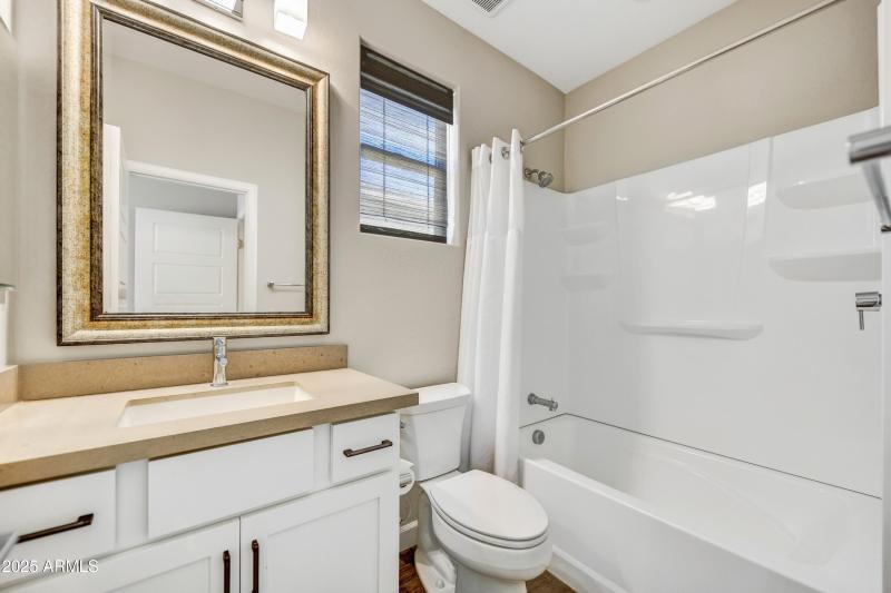 027_Guest Bath