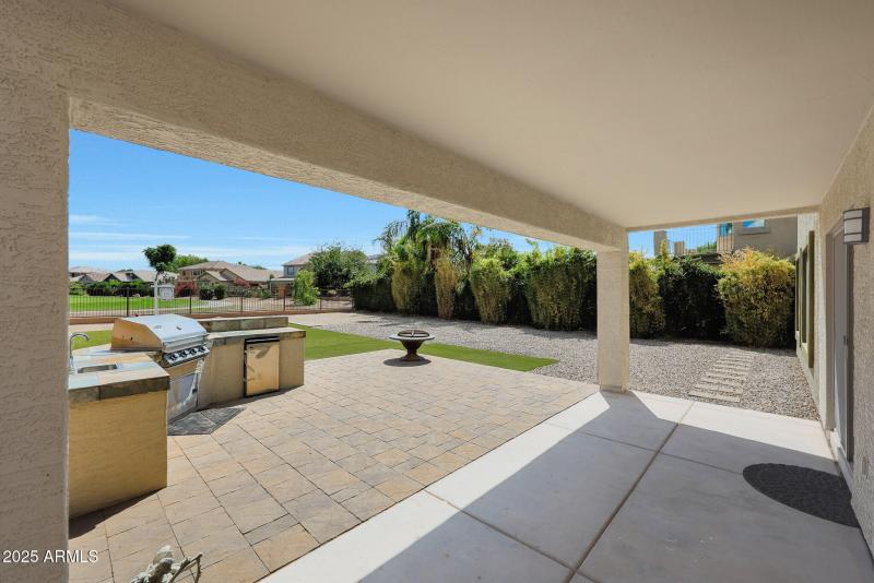 Covered Patio Bar B Q Island