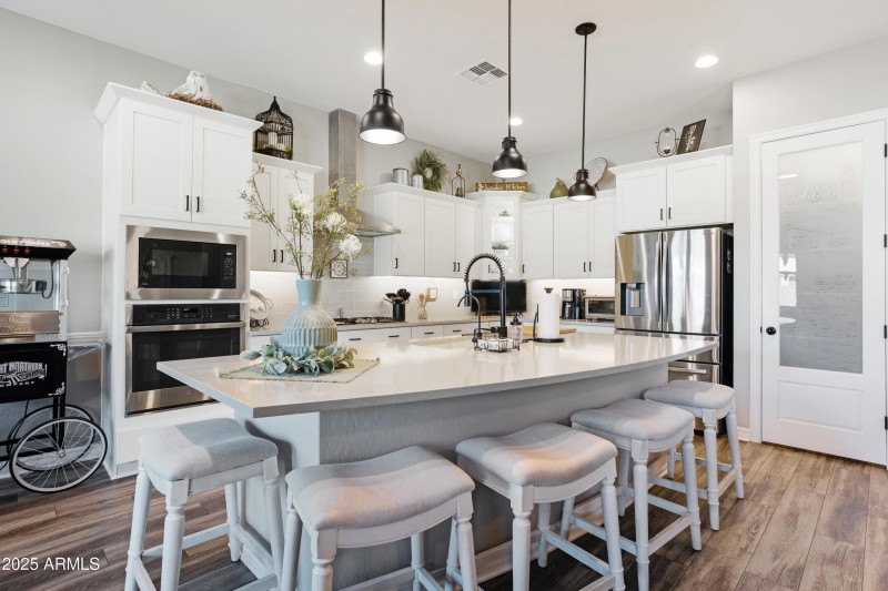 Soft Close Doors and Drawers with Pull O