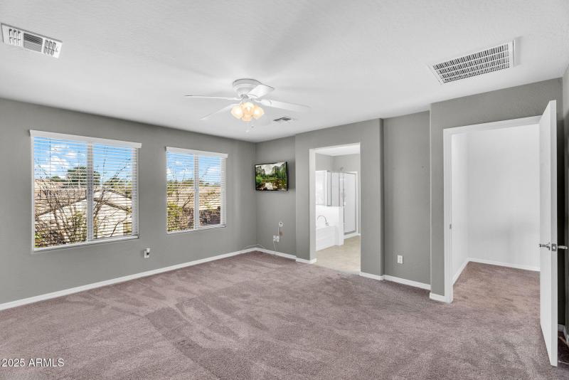 18-web-or-mls-11106 E Serafina Ave-18