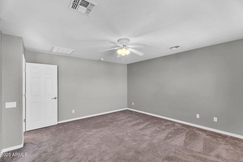 20-web-or-mls-11106 E Serafina Ave-20