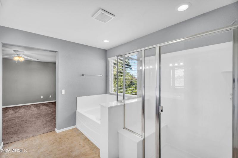 22-web-or-mls-11106 E Serafina Ave-25