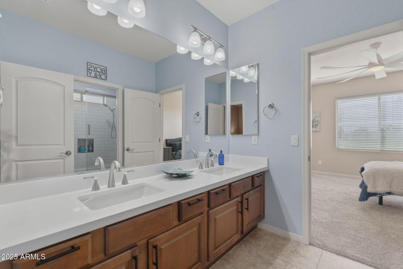 Jack and Jill bath
