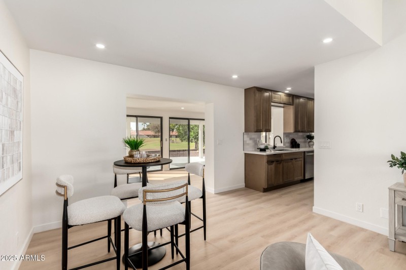 11 Lakeview