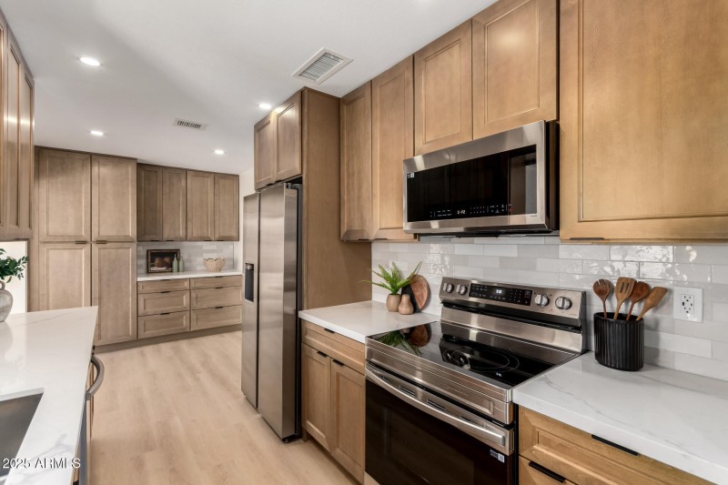 13 Lakeview