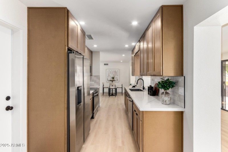 15 Lakeview