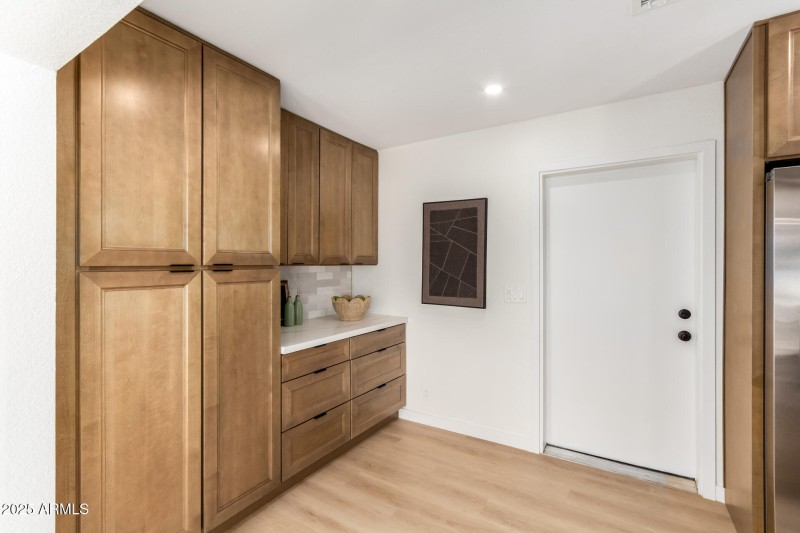 16 Lakeview