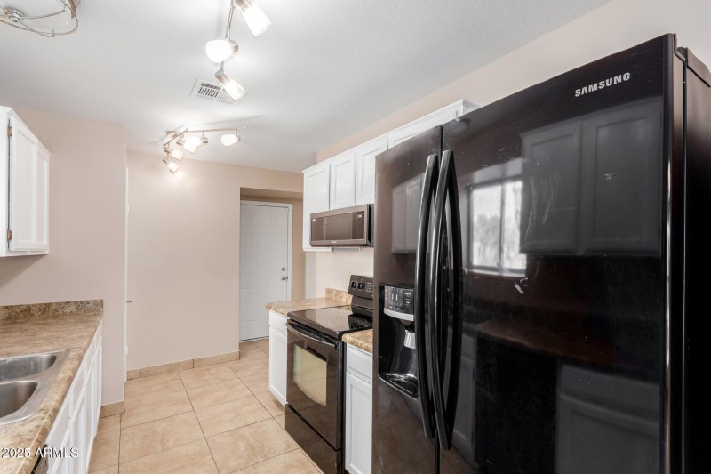 08 Kitchen