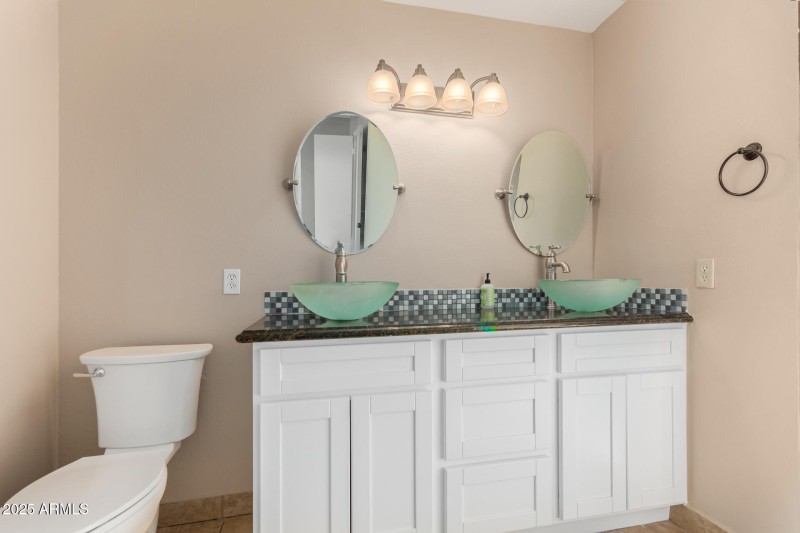 14 Master Bathroom