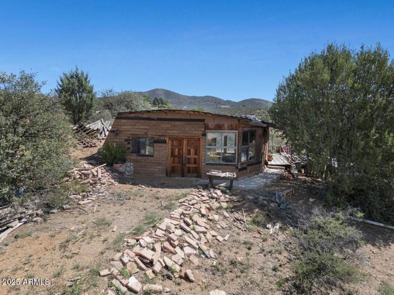 030_incomplete studio