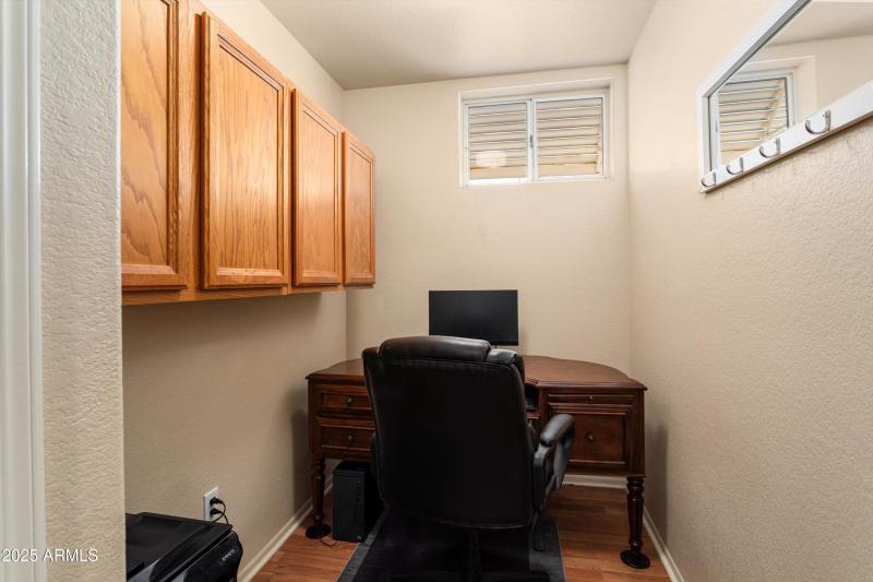 27-Den/Office