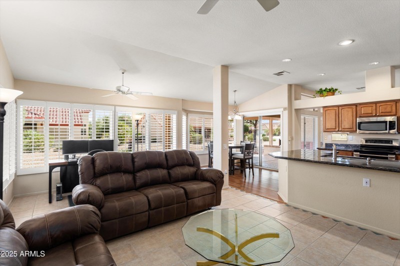 18-Kitchen, Family Room and Dinette