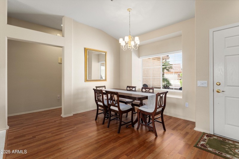 10-Dining Room Area