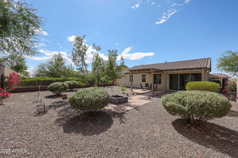Lovely Fully Enclosed Backyard