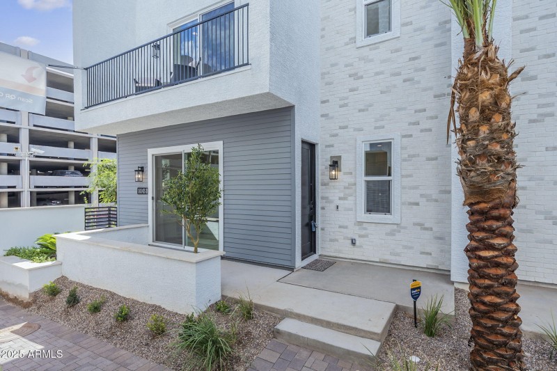 132 W Willo Court