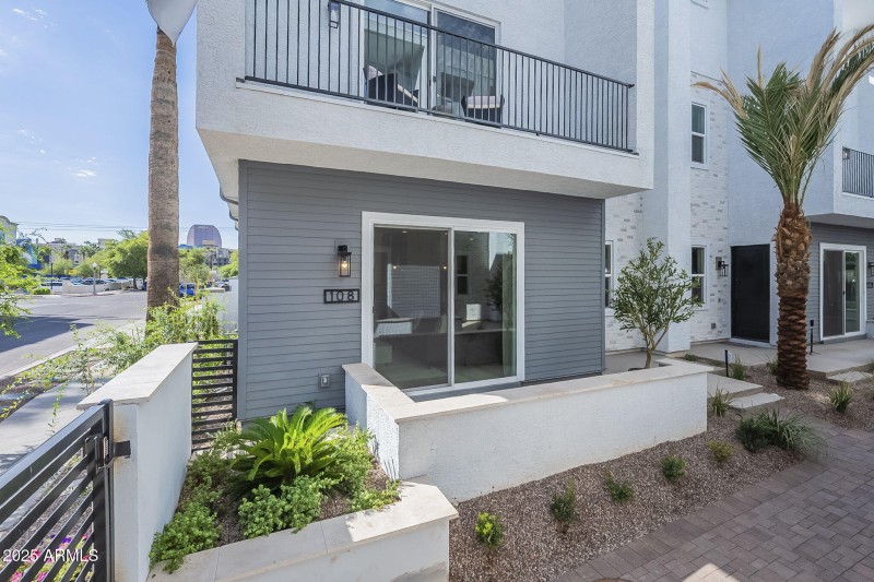 132 W Willo Court