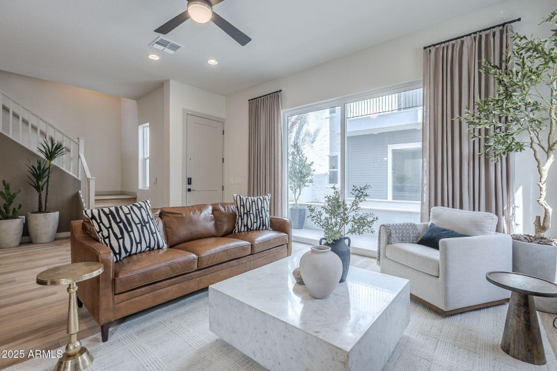 132 W Willo Court
