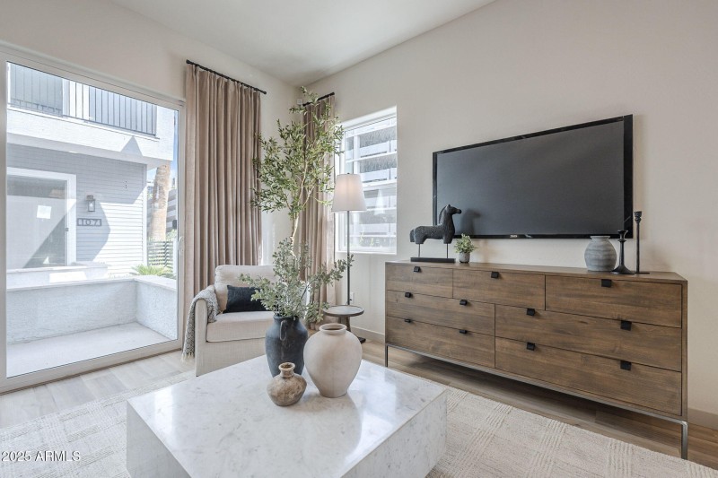 132 W Willo Court