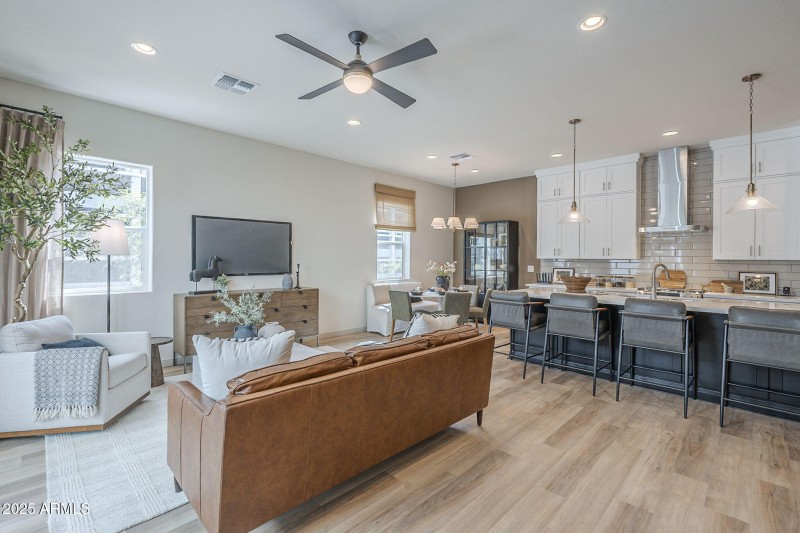 132 W Willo Court