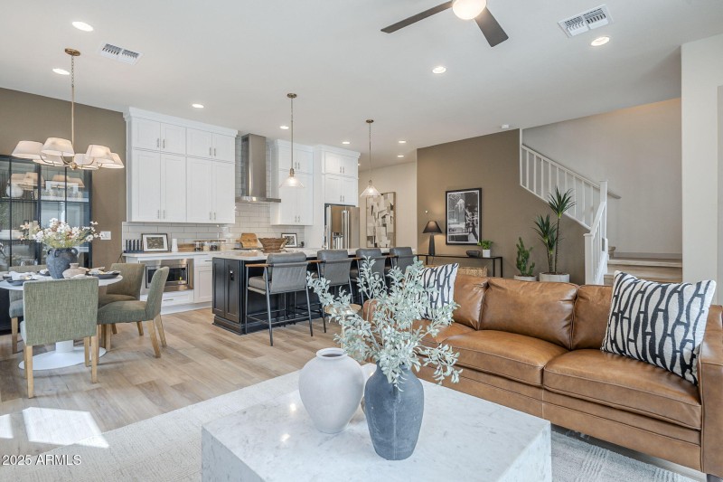 132 W Willo Court