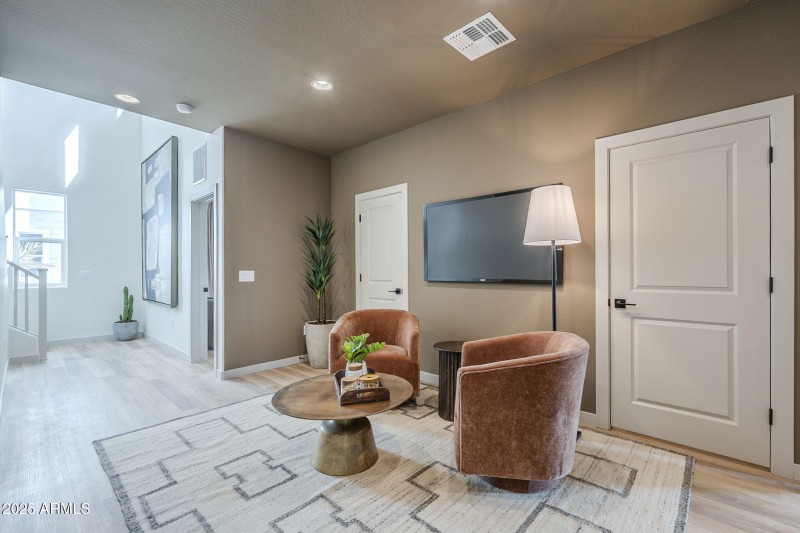 132 W Willo Court