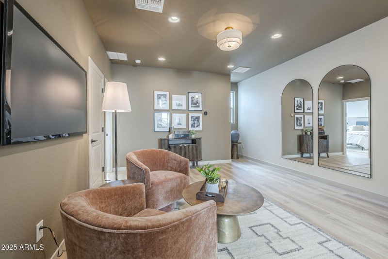 132 W Willo Court