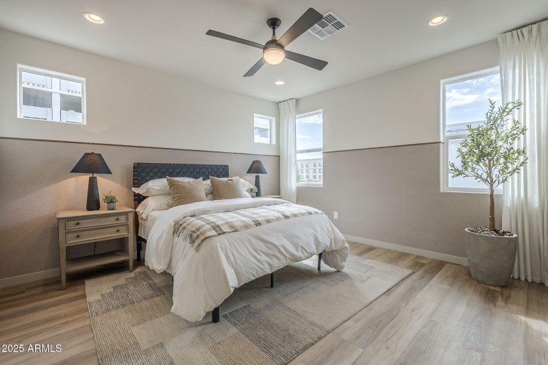 132 W Willo Court
