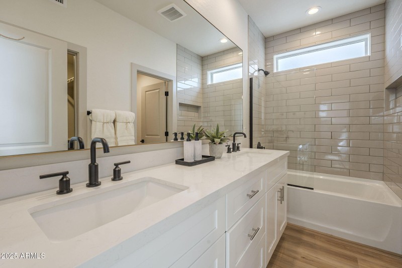 132 W Willo Court