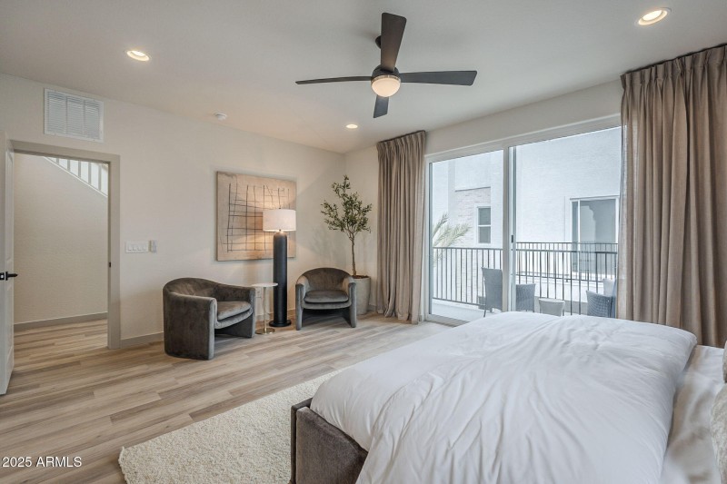 132 W Willo Court