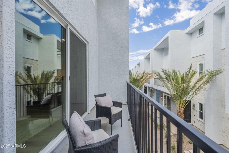 132 W Willo Court