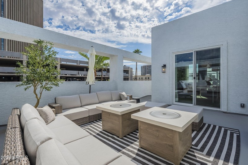 132 W Willo Court