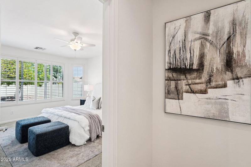 28-web-or-mls-W Almeria Rd-S0910-028