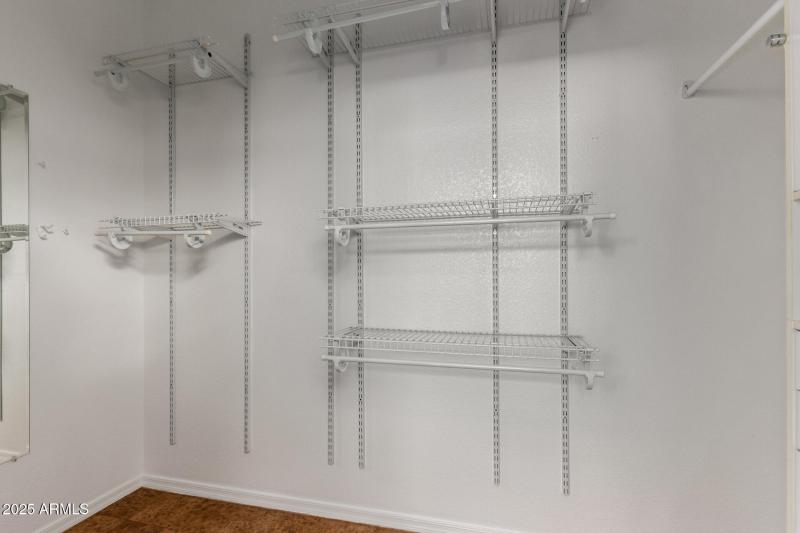 21 Huge Walk-in Closet