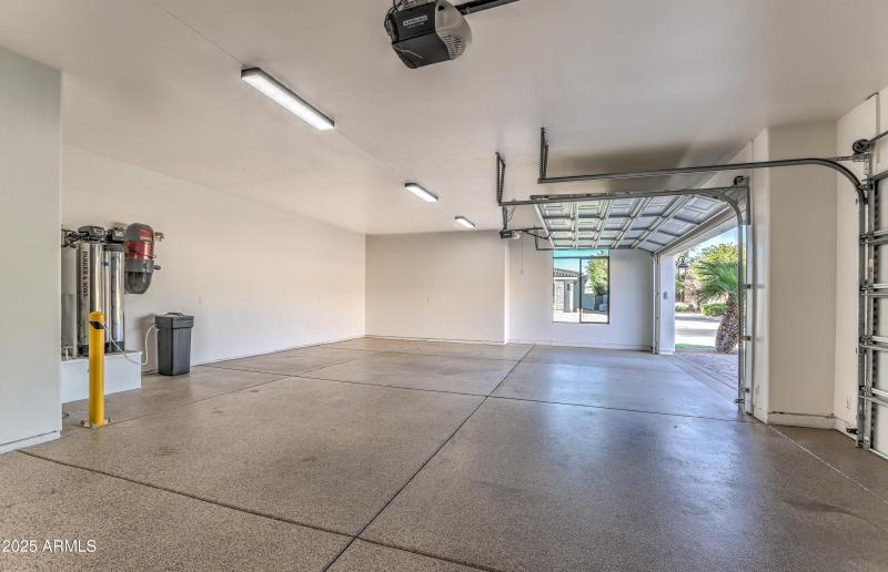 4 car garage w epoxied floors