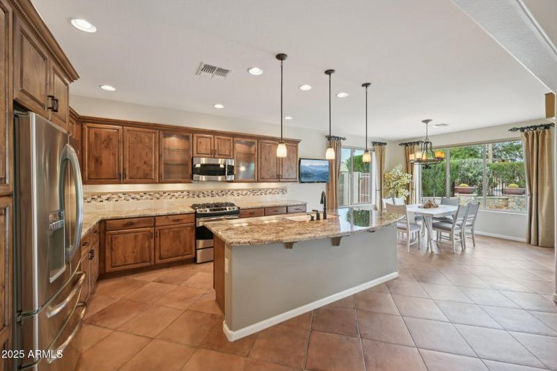 19-web-or-mls-N 163rd Dr-S0910-019