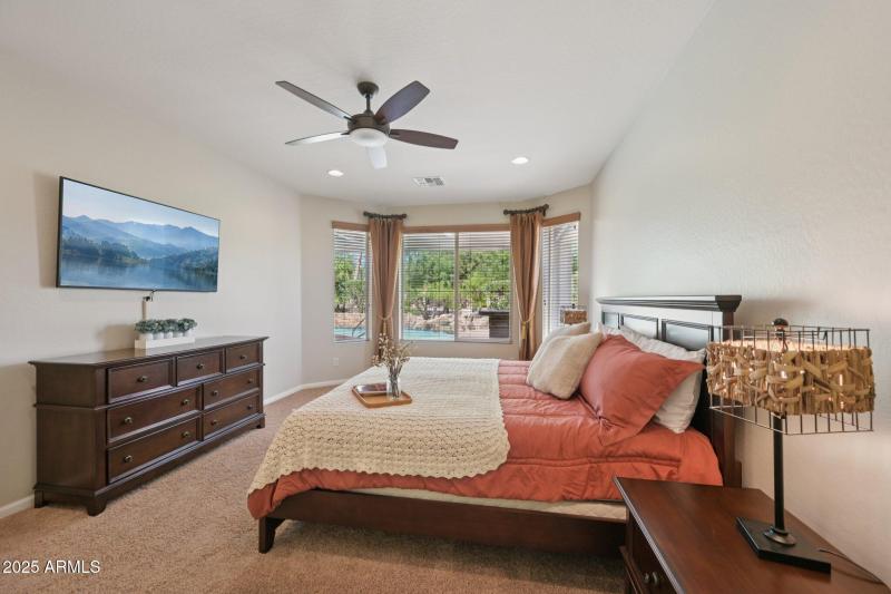 33-web-or-mls-N 163rd Dr-S0910-033