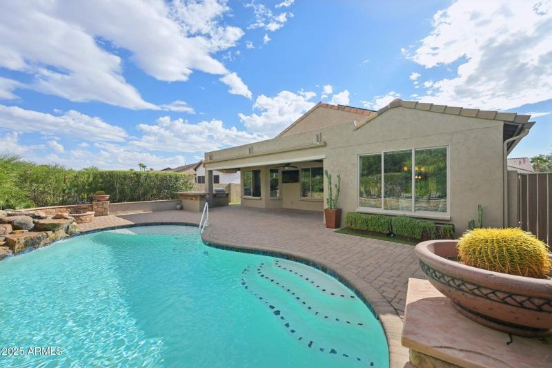 45-web-or-mls-N 163rd Dr-S0910-045