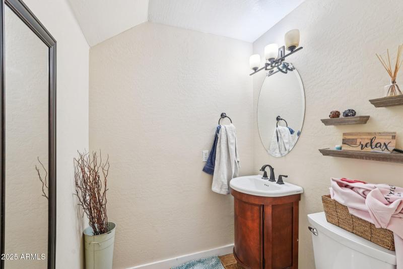 17-web-or-mls-W Fortune Dr-S0910-017