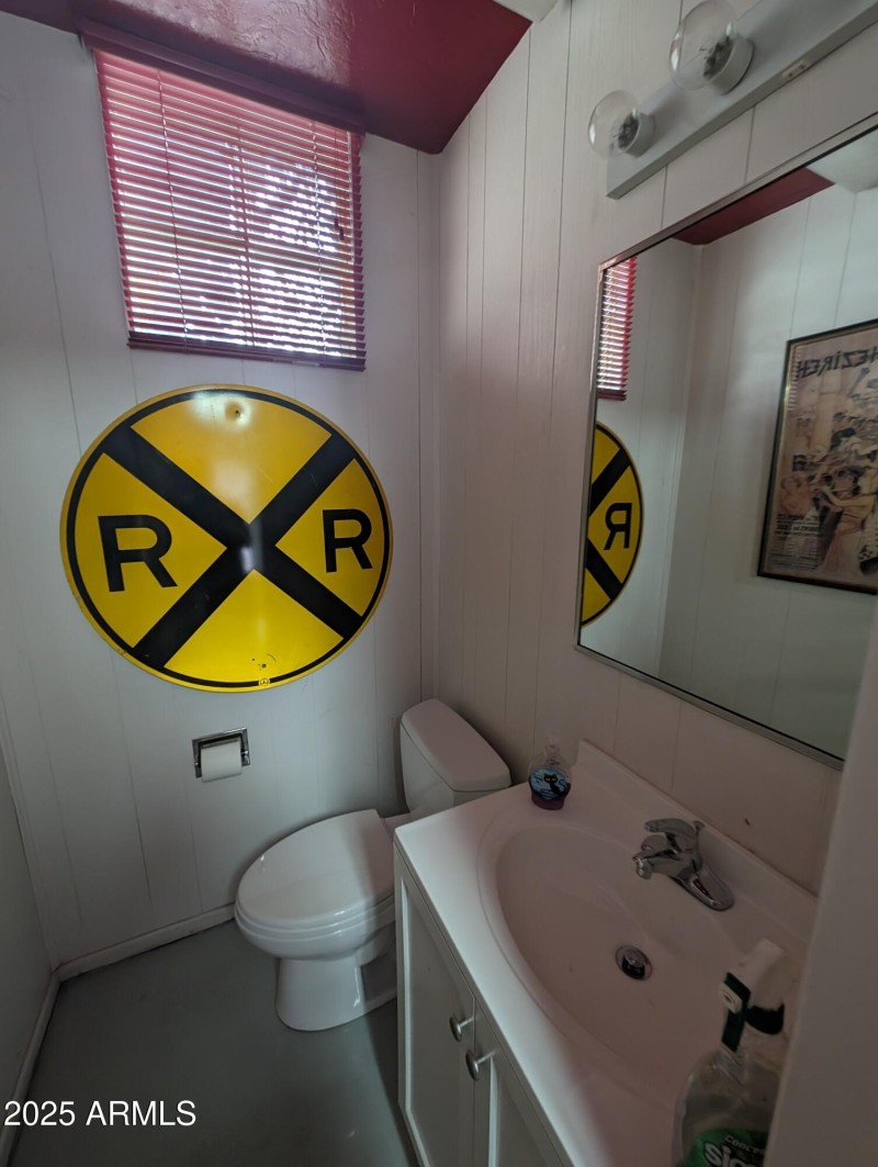 PXL_20240209_202622961.MP