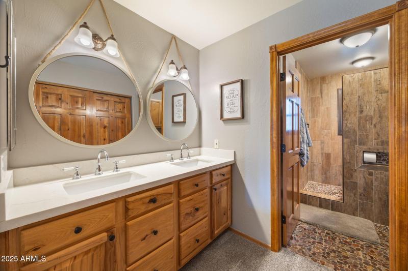 OWNERS SUITE BATH