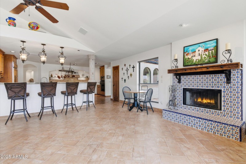 Wood fireplace & Breakfast Bar