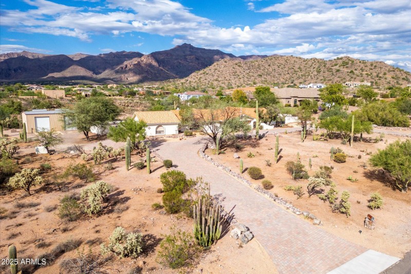 West circular driveway