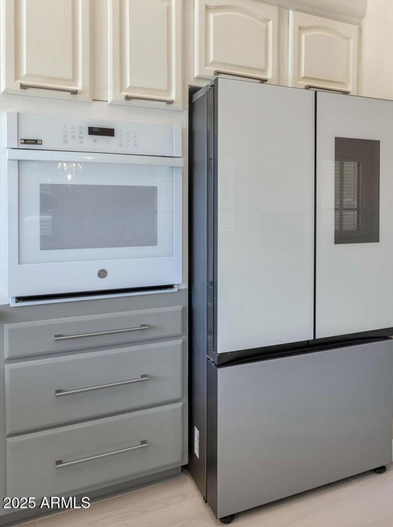 6751 E Duane Ln-large-018-012-6751 E Dua