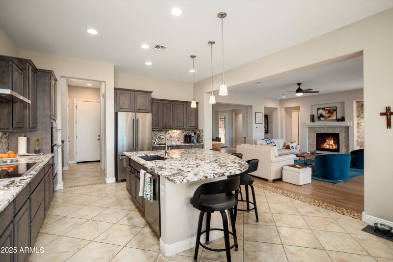 17-26534 W Abraham Ln