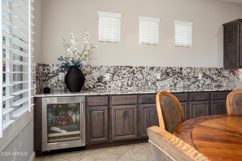 23-26534 W Abraham Ln