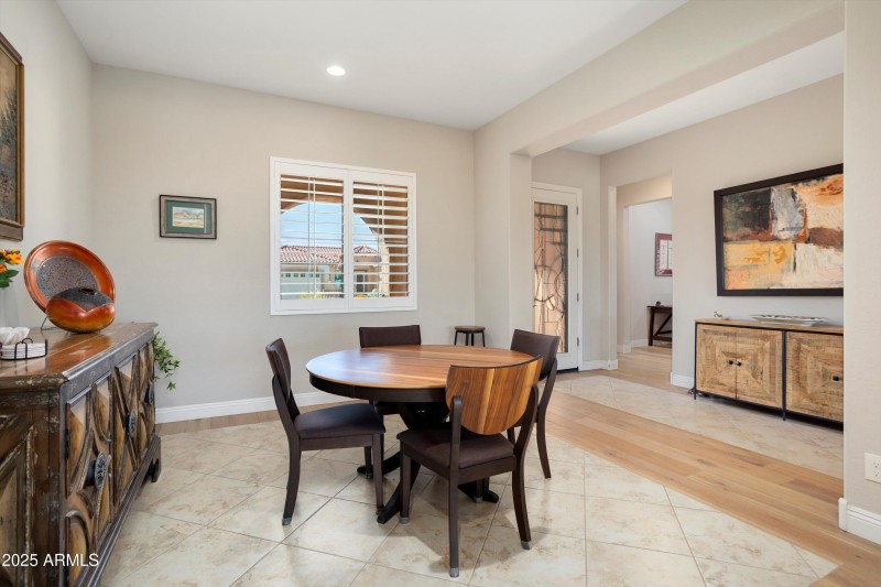 25-26534 W Abraham Ln
