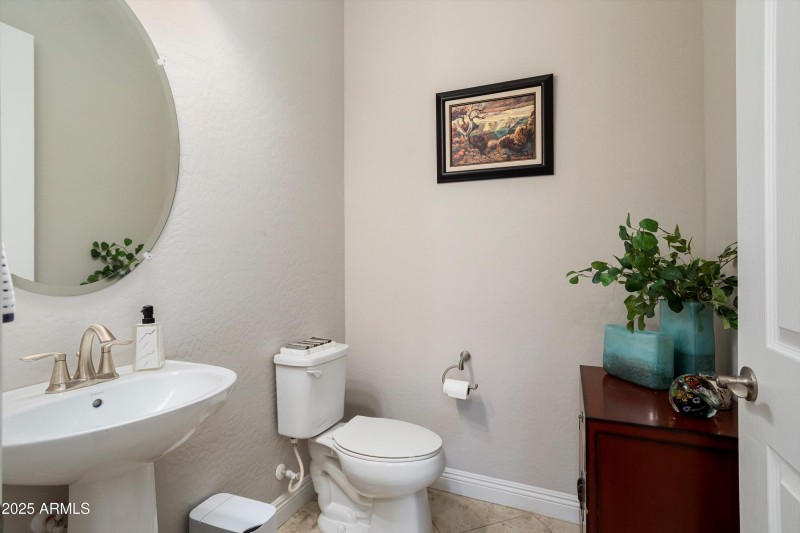 28-26534 W Abraham Ln